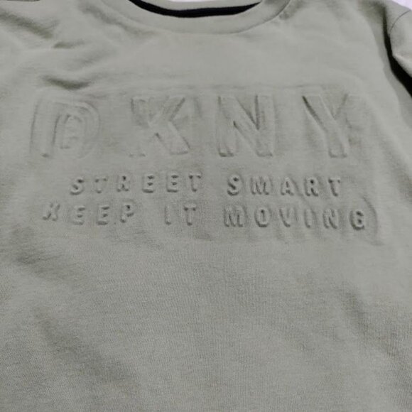 DKNY Olive Green Street Smart Graphic Tee Short Sleeve Shirt Women's Size M - Picture 4 of 10
